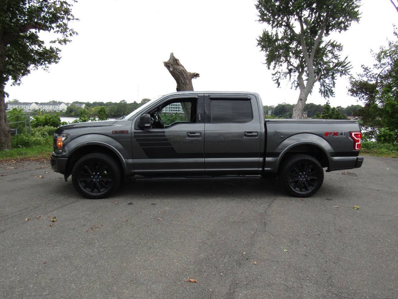 Used 2019 Ford F150 XLT w/ Equipment Group 302A Luxury AWD/4WD image 4