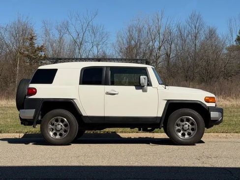 Used 2012 Toyota FJ Cruiser 4WD w/ Convenience Pkg image 32