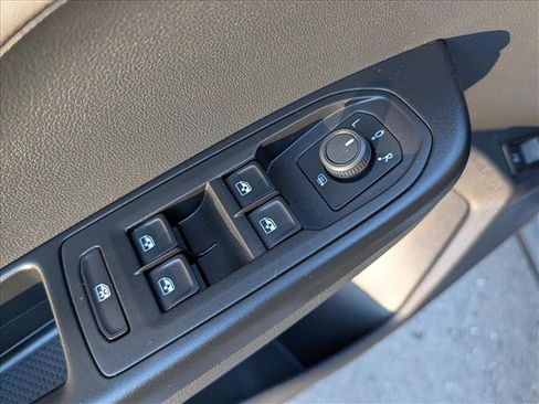 Used 2023 Volkswagen Taos SEL image 31