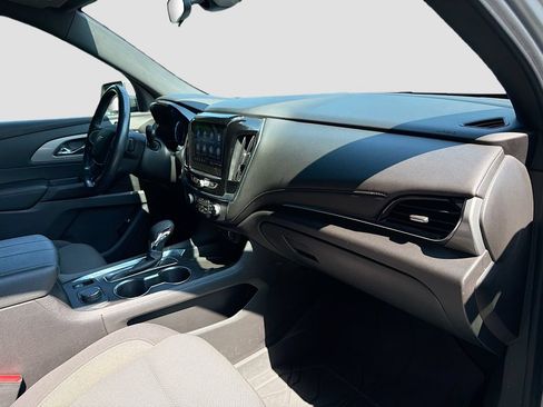 Used 2022 Chevrolet Traverse LT FWD image 28