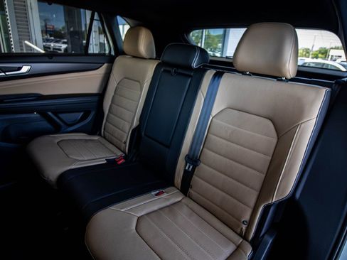 New 2026 Volkswagen Atlas Cross Sport SEL R-Line image 32