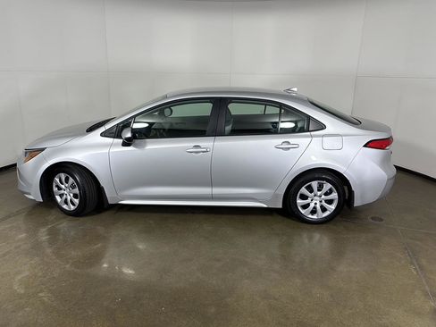 Used 2024 Toyota Corolla LE image 6