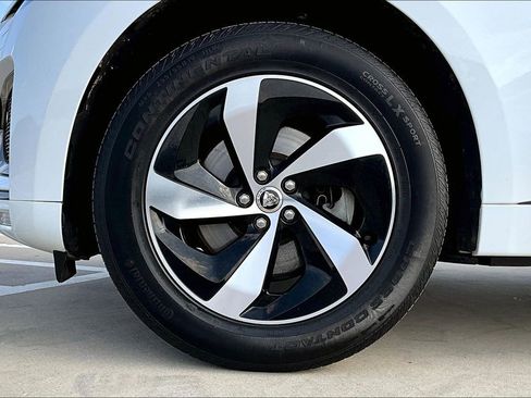 Used 2025 Jaguar F-PACE R-Dynamic S image 12