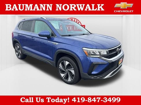 Used 2024 Volkswagen Taos SE w/ Panoramic Sunroof Package AWD/4WD image 41