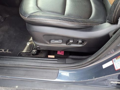 Used 2016 Kia Soul + w/ Audio Package FWD image 20