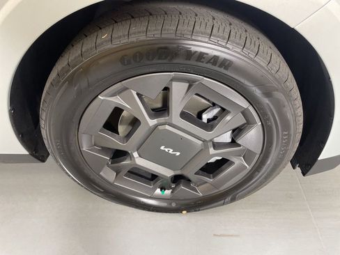 New 2026 Kia Carnival SX image 10