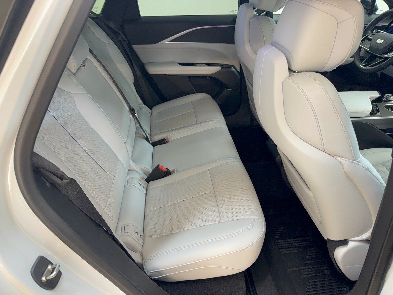 Used 2024 Cadillac Lyriq Sport RWD image 29