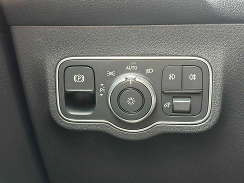 Used 2024 Mercedes-Benz GLB 250 GLB 250 image 37