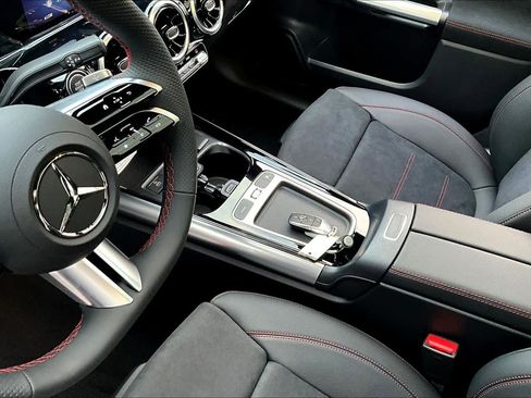 Used 2026 Mercedes-Benz GLA 250 4MATIC image 17