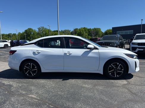 Certified 2025 Nissan Sentra SV w/ All-Weather Package FWD image 4
