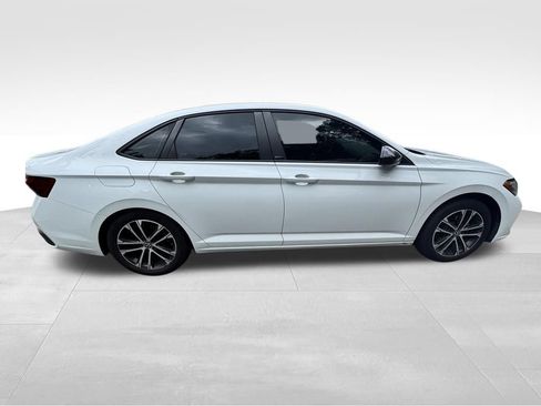 Used 2024 Volkswagen Jetta Sport FWD image 5