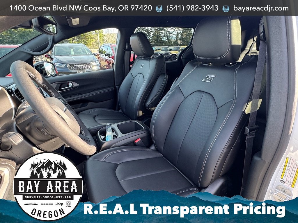 New 2026 Chrysler Pacifica Select w/ S Appearance Package FWD image 14