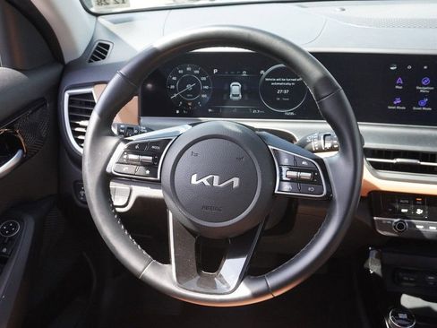 Used 2024 Kia Seltos EX image 39