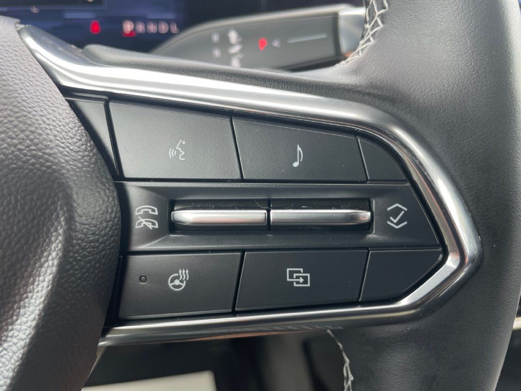 Used 2024 Chevrolet Traverse LT w/ LPO, Floor Liner Package FWD image 24