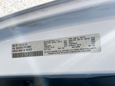 Used 2024 RAM ProMaster 2500 w/ Convenience Group image 28