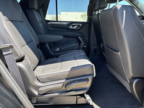 Used 2022 Chevrolet Tahoe RST w/ Luxury Package AWD/4WD image 17