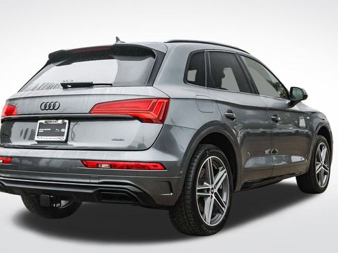Used 2022 Audi Q5 e Prestige w/ Prestige Package image 4