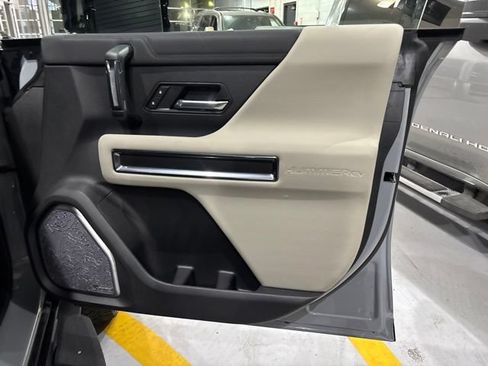 Used 2026 GMC Hummer EV SUV AWD/4WD image 35