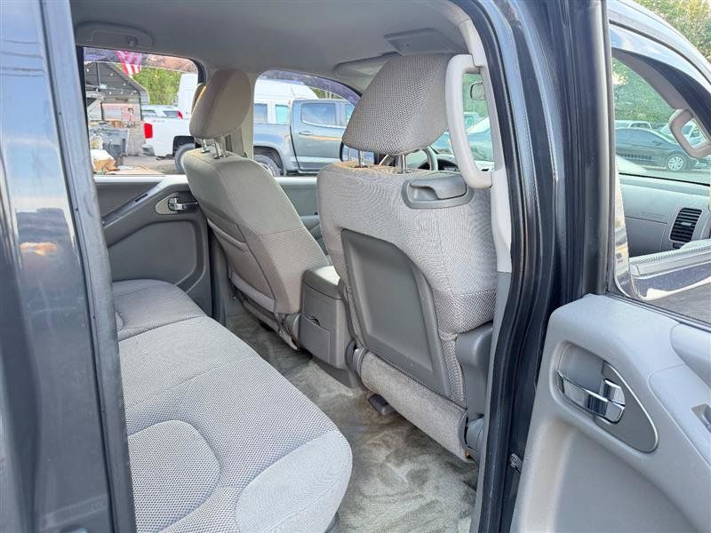 Used 2013 Nissan Frontier SV AWD/4WD image 18