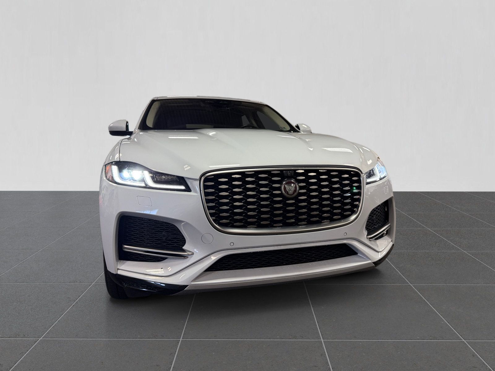 Used 2021 Jaguar F-PACE AWD/4WD image 43