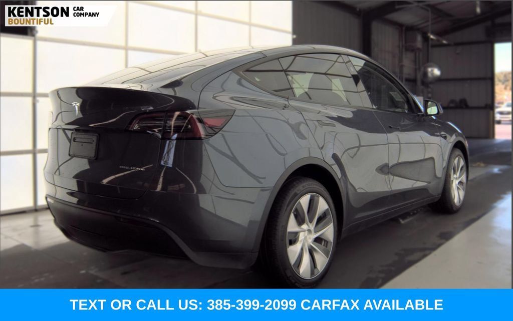 Used 2023 Tesla Model Y Long Range AWD/4WD image 3