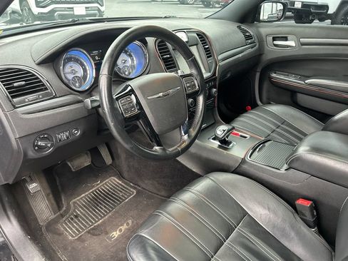 Used 2014 Chrysler 300 S AWD/4WD image 19