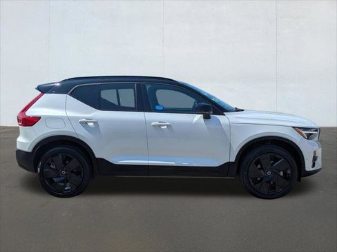 Used 2026 Volvo XC40 B5 Ultra w/ Climate Package AWD/4WD image 6