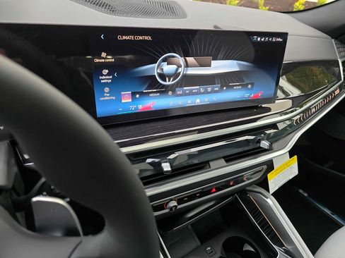 New 2026 BMW X6 xDrive40i w/ Executive Package image 30