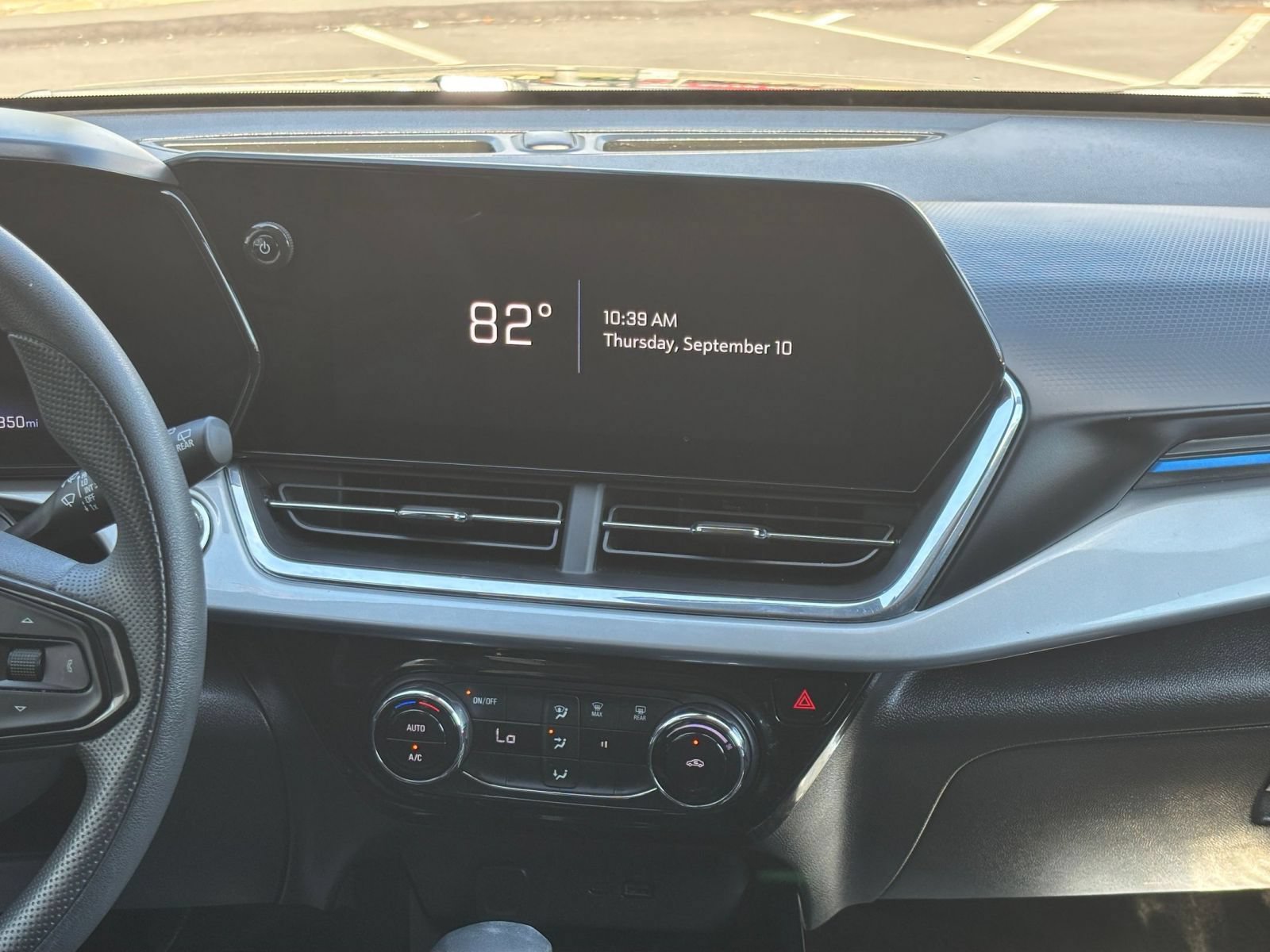Used 2025 Chevrolet Trax LT FWD image 16