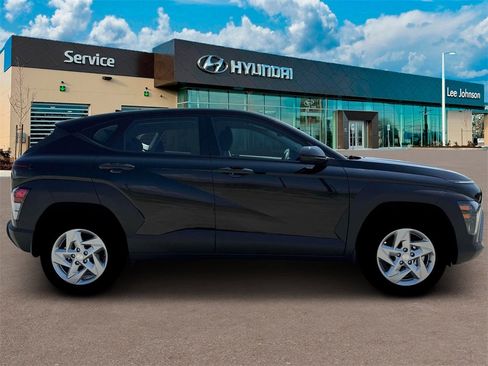 New 2026 Hyundai Kona SE image 9