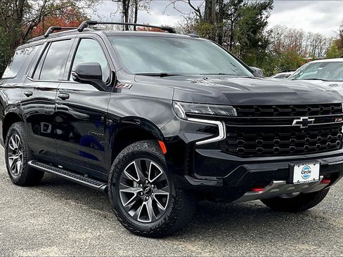 Used 2024 Chevrolet Tahoe Z71 w/ Luxury Package image 2