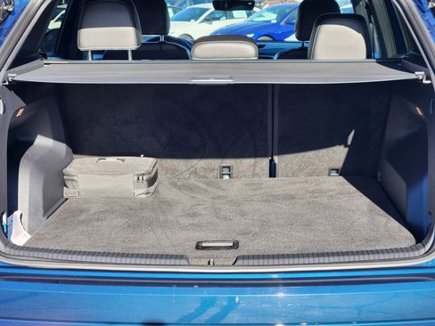 Used 2022 Volkswagen Atlas Cross Sport SE image 28