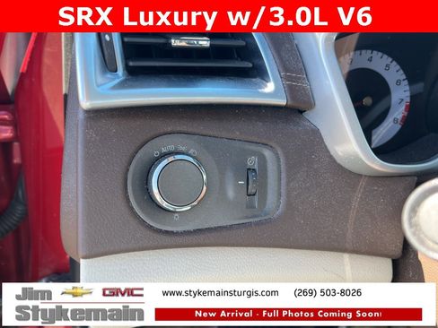 Used 2010 Cadillac SRX Luxury image 18