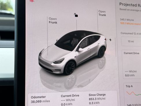 Used 2023 Tesla Model Y Long Range AWD/4WD image 27