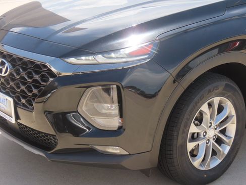 Used 2019 Hyundai Santa Fe SEL FWD image 3