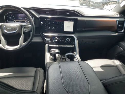 Used 2024 GMC Sierra 1500 Denali w/ Technology Package AWD/4WD image 14