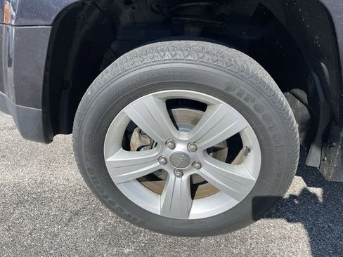 Used 2014 Jeep Patriot Latitude AWD/4WD image 10