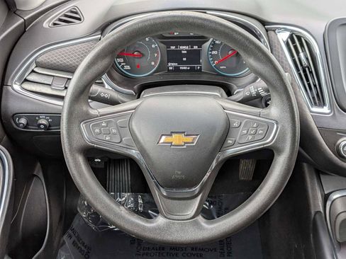 Used 2018 Chevrolet Malibu LT image 22