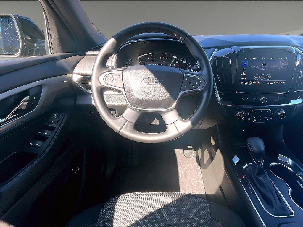 Used 2023 Chevrolet Traverse LT w/ Midnight/Sport Edition AWD/4WD image 17