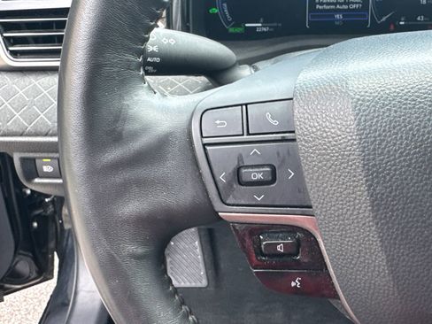 Used 2025 Toyota Camry XLE FWD image 25