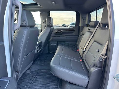Used 2023 GMC Sierra 1500 Elevation w/ Elevation Premium Package AWD/4WD image 17
