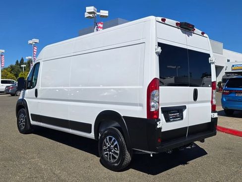 Used 2025 RAM ProMaster 2500 w/ Quick Order Package 22G SLT FWD image 6