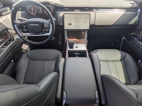 Used 2025 Land Rover Range Rover SE AWD/4WD image 14