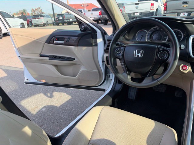 Used 2017 Honda Accord EX-L image 16