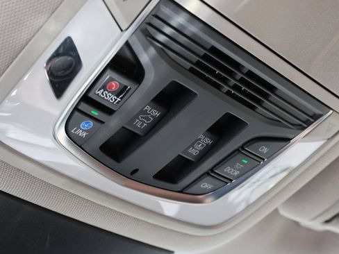 Used 2024 Acura MDX SH-AWD w/ Advance Package image 13