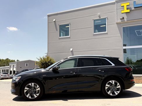 Used 2023 Audi e-tron Premium Plus w/ Premium Plus Package AWD/4WD image 15
