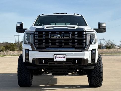 Used 2024 GMC Sierra 2500 Denali Ultimate AWD/4WD image 2
