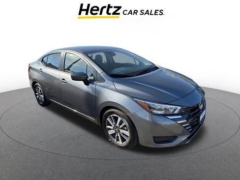 Used 2025 Nissan Versa SV image 1