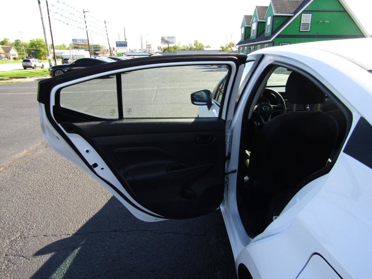 Used 2020 Nissan Versa S FWD image 18
