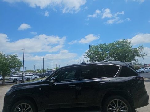 Used 2024 Lexus LX 600 F Sport AWD/4WD image 2